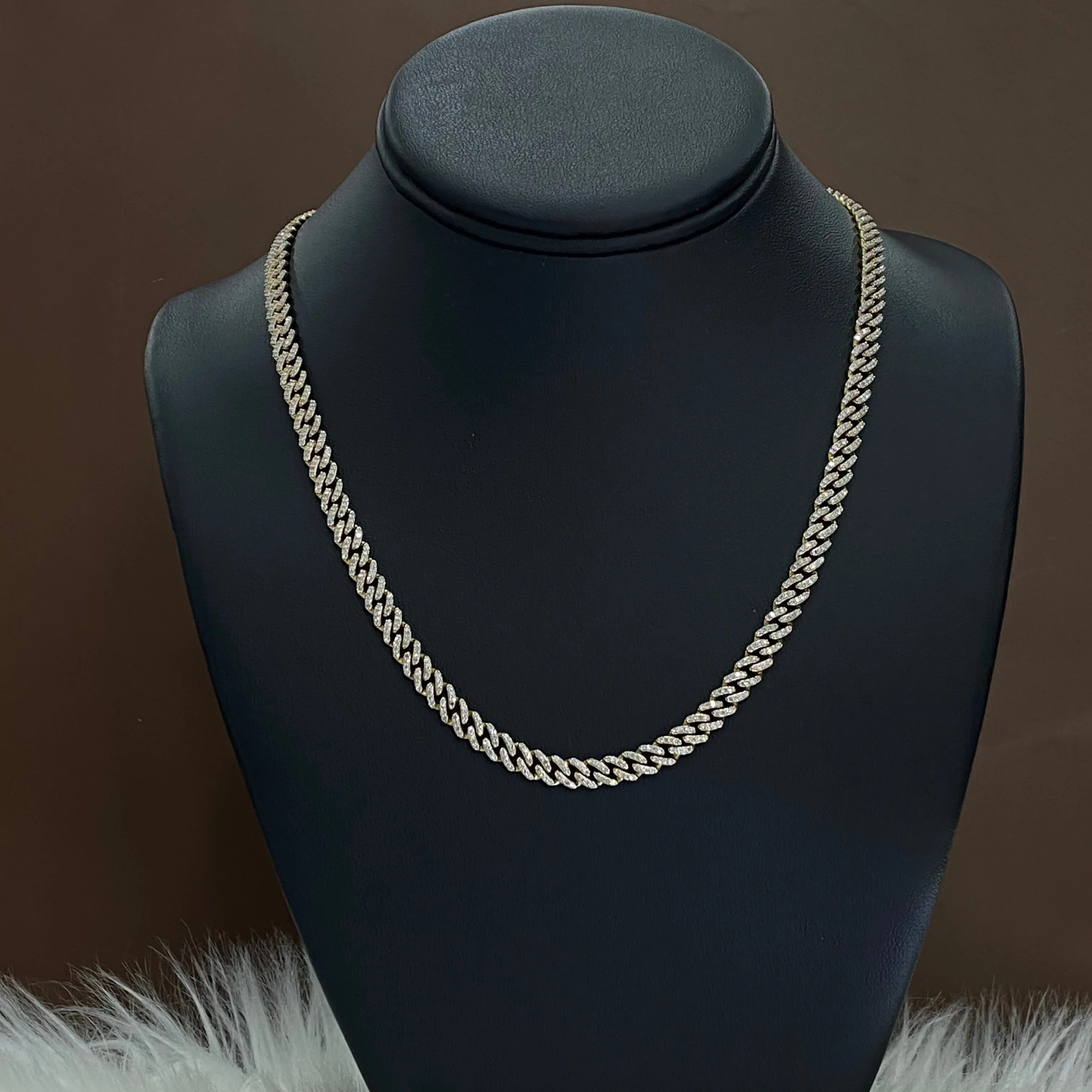 10K Yellow Gold Bustdown Cuban Link Chain 5.75Ct / 31.5gr / 6mm / 20in