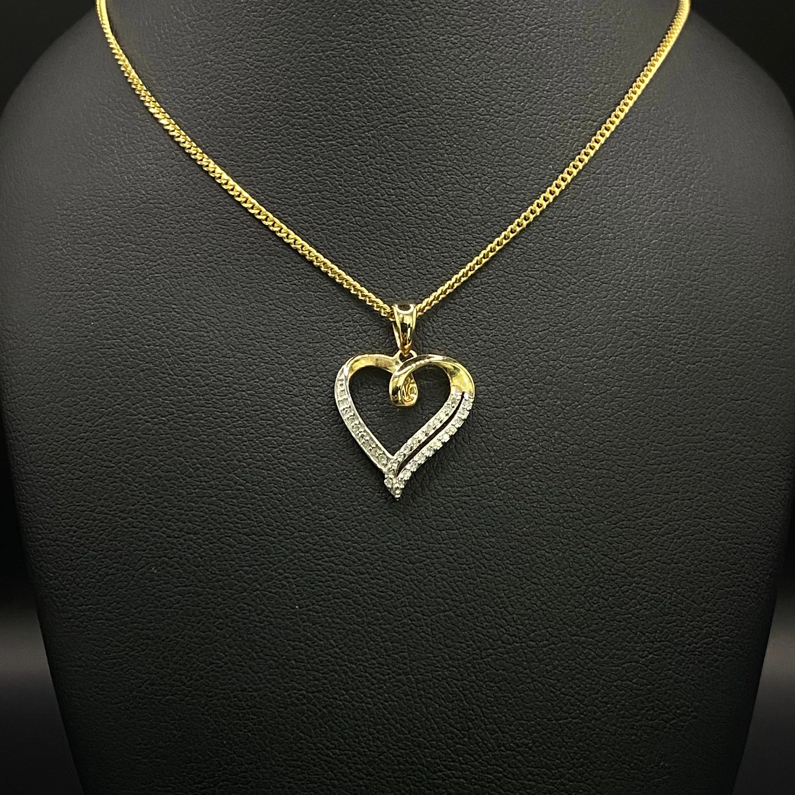 10K Yellow Gold Diamond Heart Jewelry Set / 3.6gr / 1.3mm / 18in