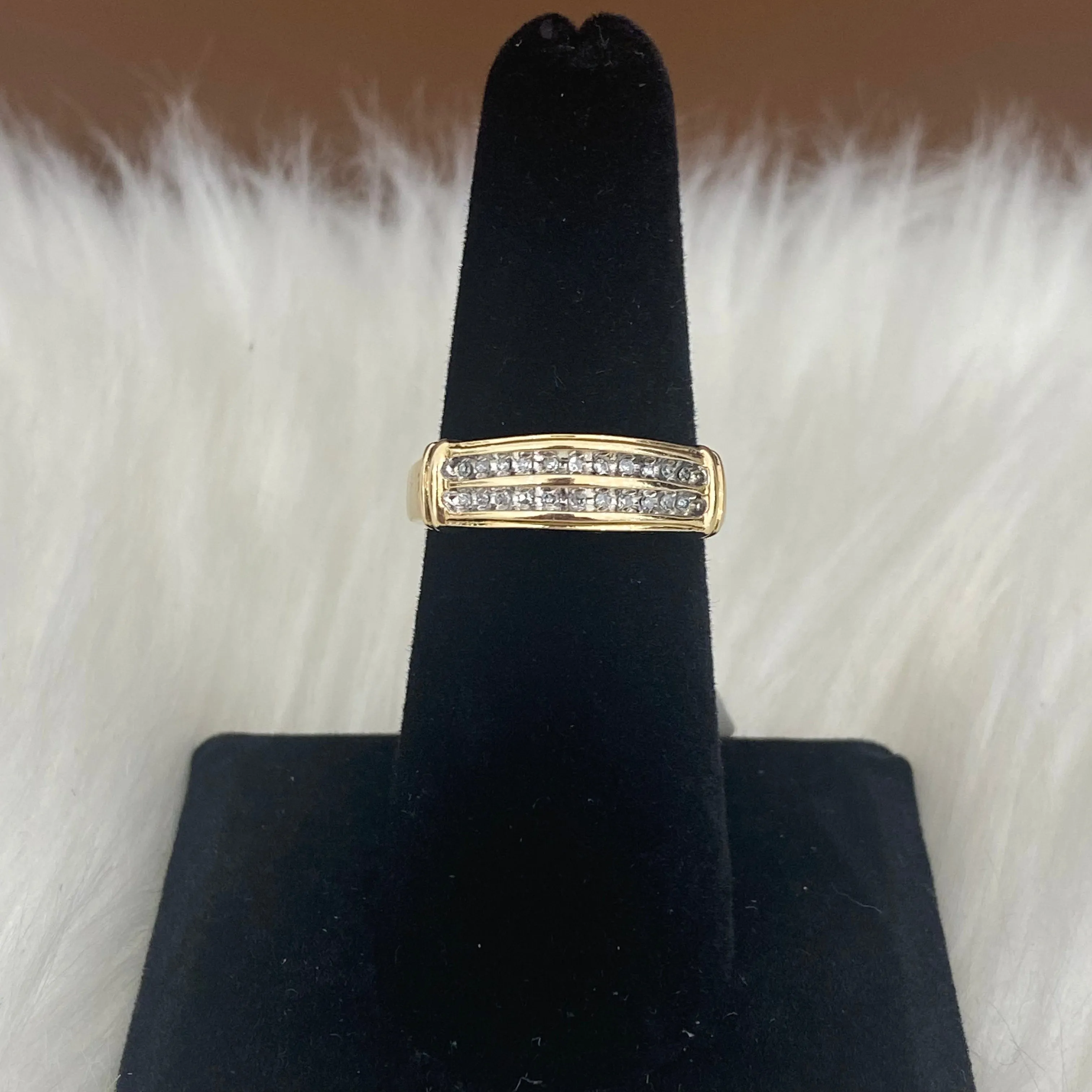 10K Yellow Gold Diamond Luxury Ring Ct Dia / 3.1gr / Size 6.5