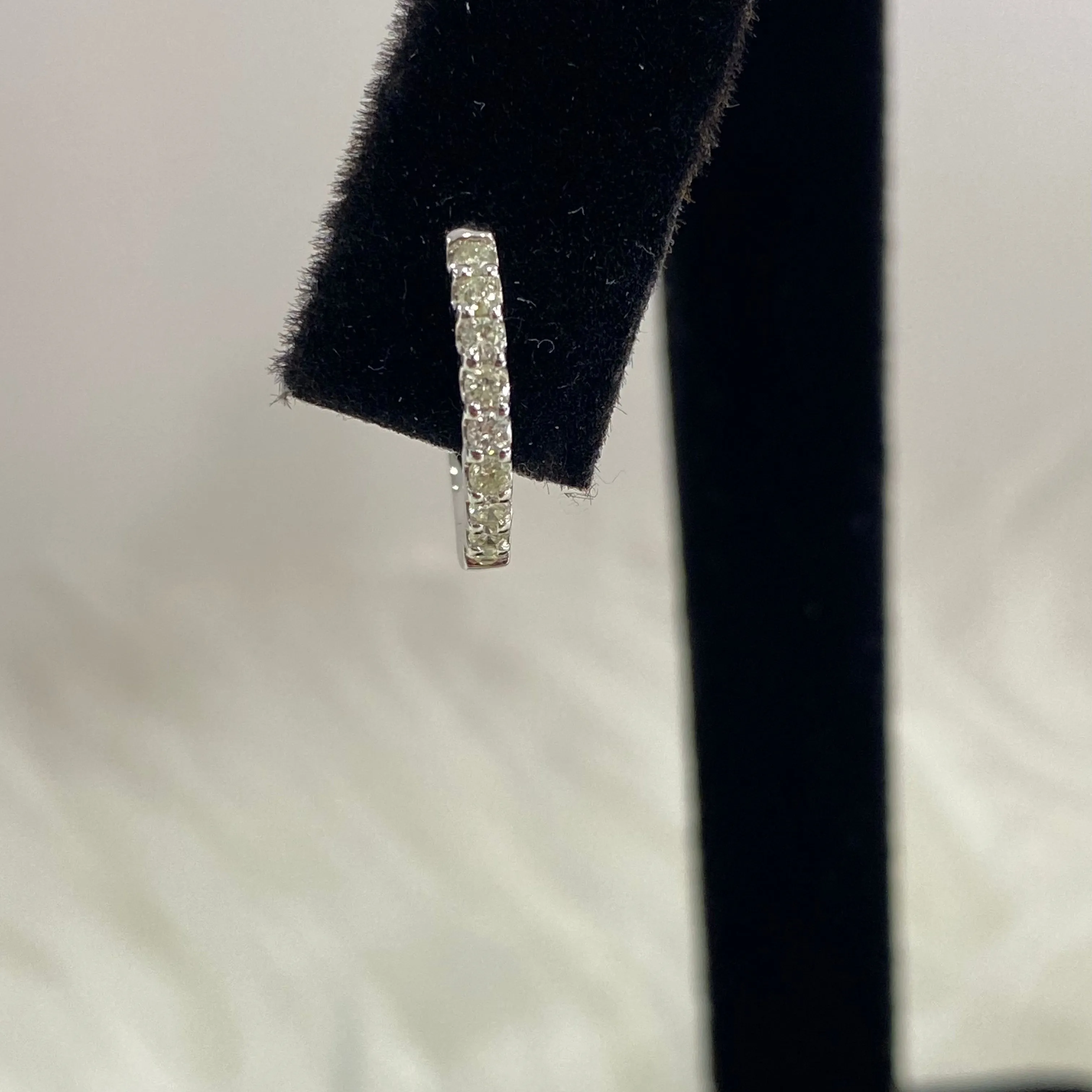 14K White Gold Diamond Luxury Hoop Earrings 0.32Ct / 1.8gr