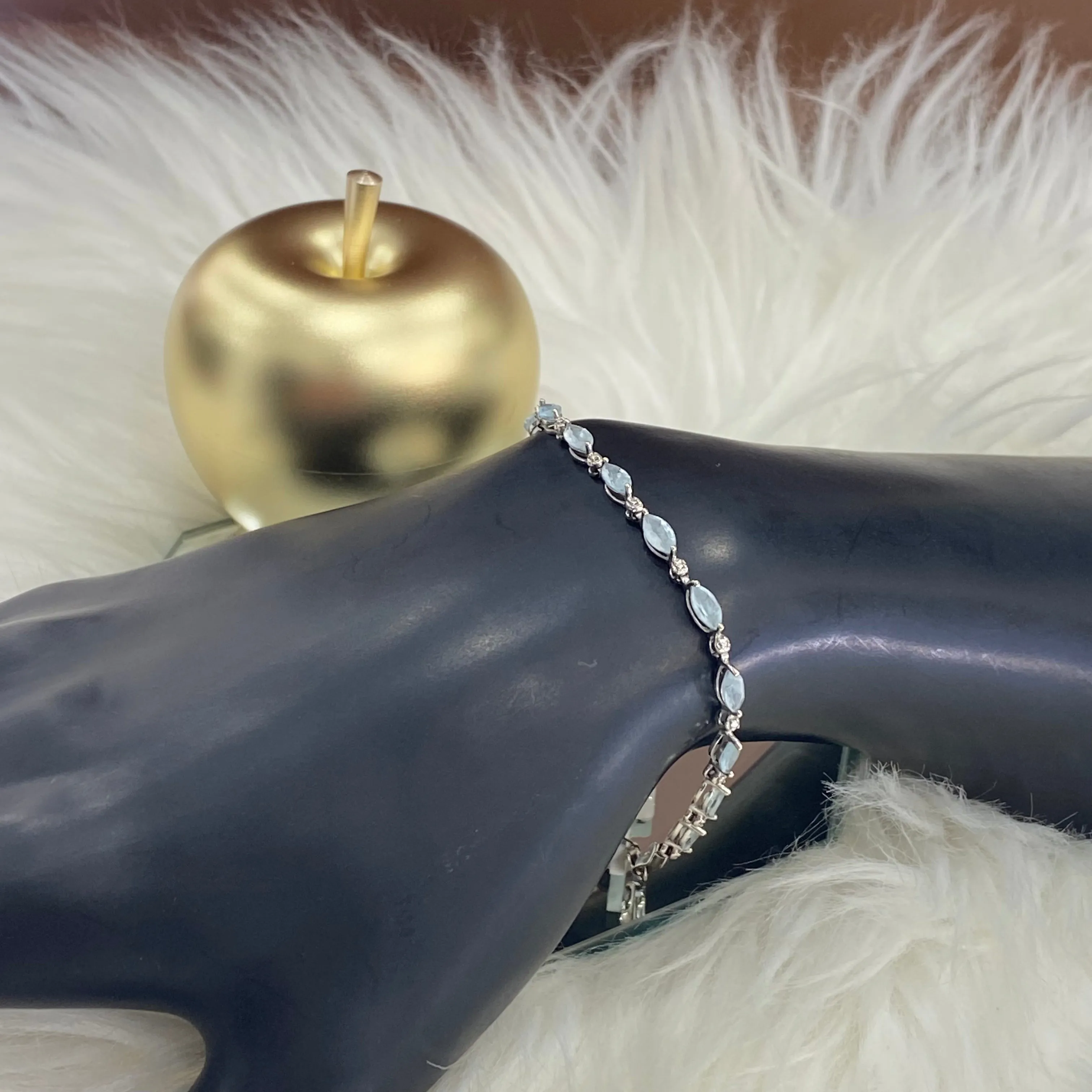 14K White Gold Fashion Bracelet With Diamond / 4.1gr / 3mm / 7in