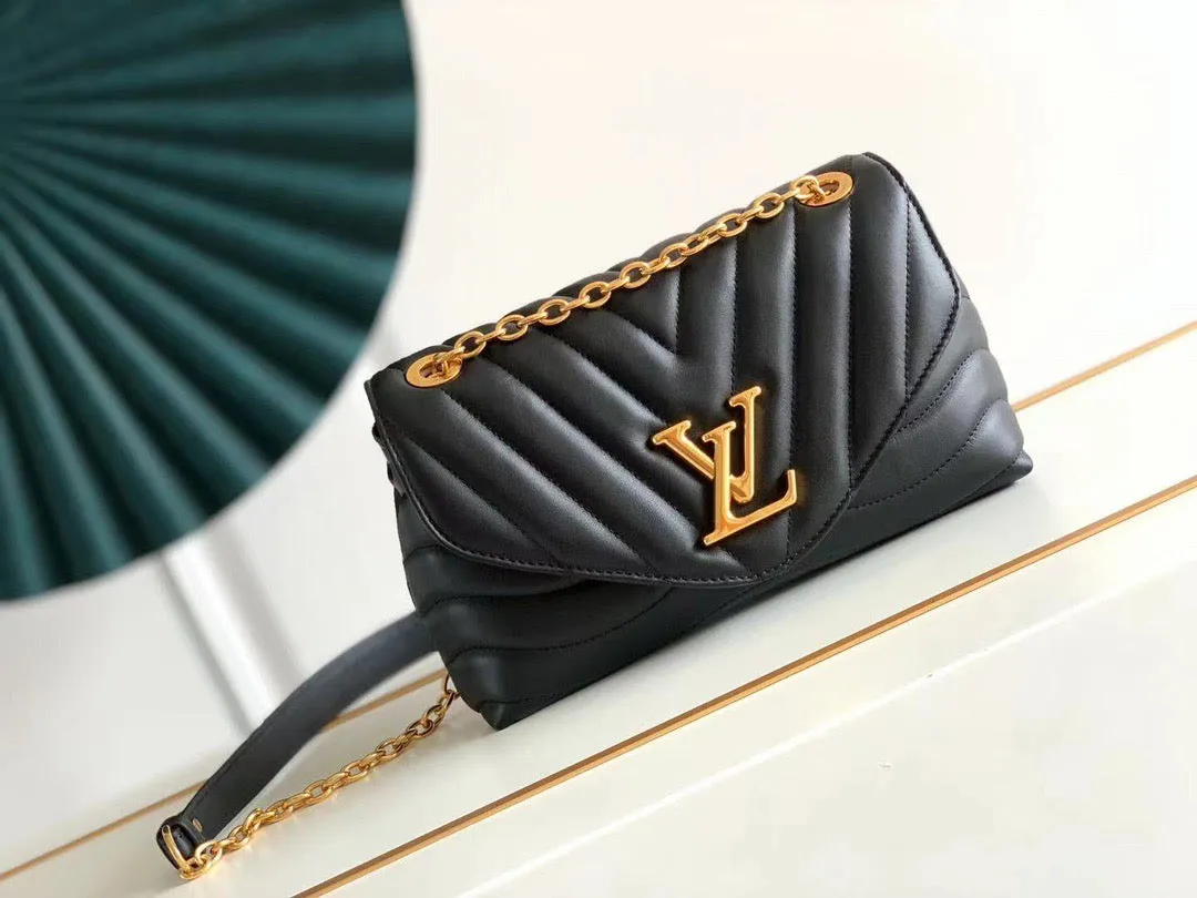 LB804 New Wave Chain Bag MM / HIGHEST QUALITY VERSION / 9.4 x 5.5 x 3.5 inches