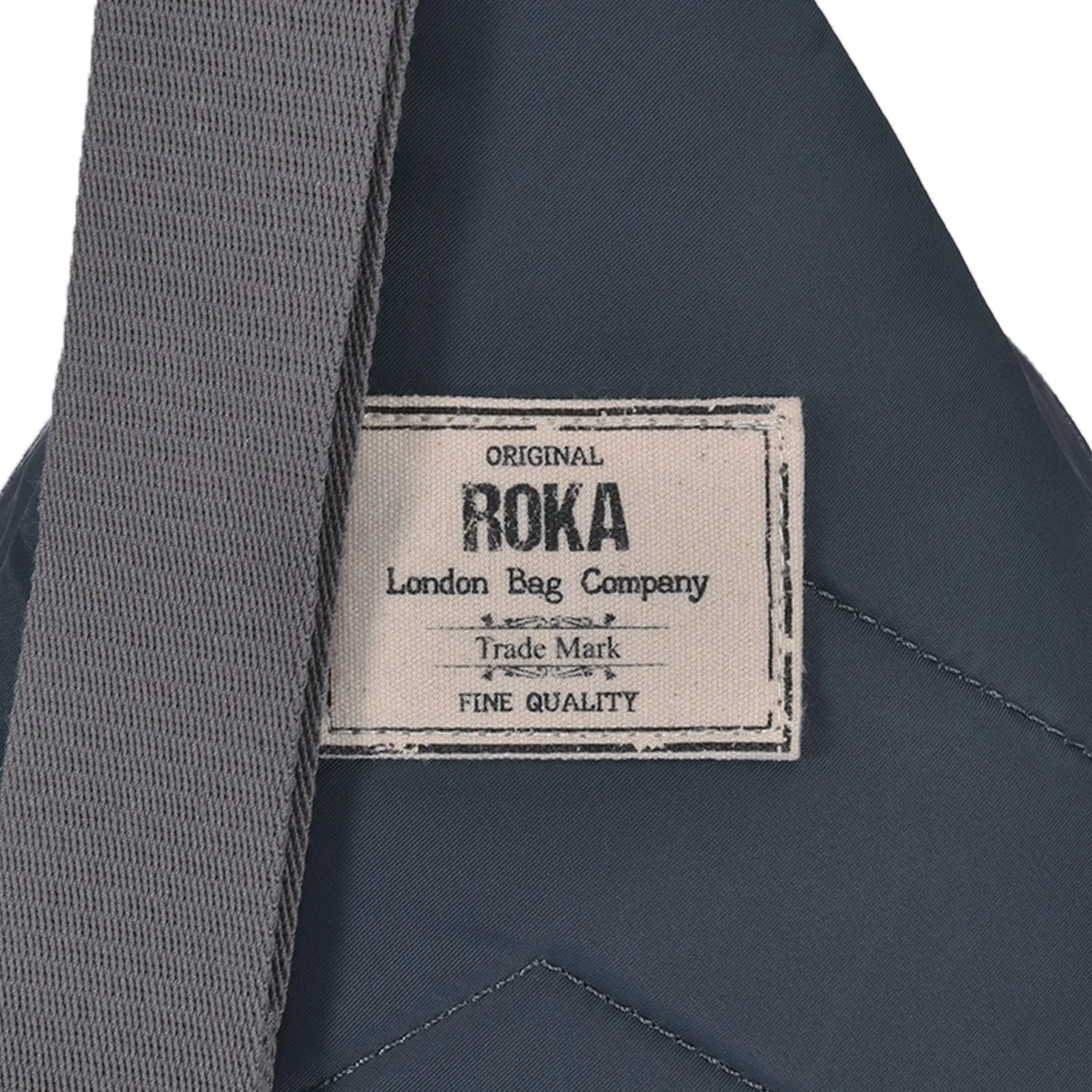 ROKA Willesden B Large Recycled Nylon Bag - Smoke