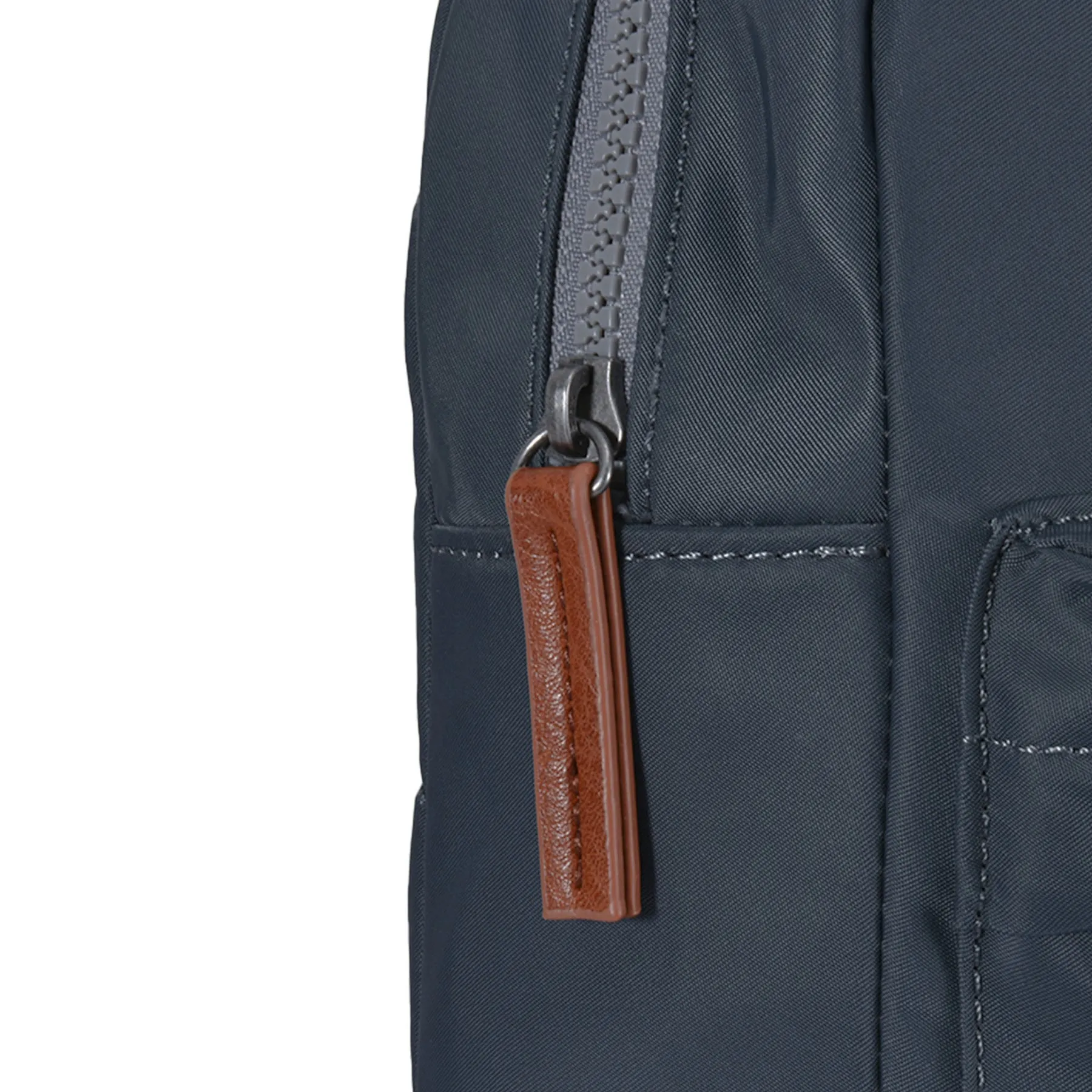 ROKA Willesden B Large Recycled Nylon Bag - Smoke