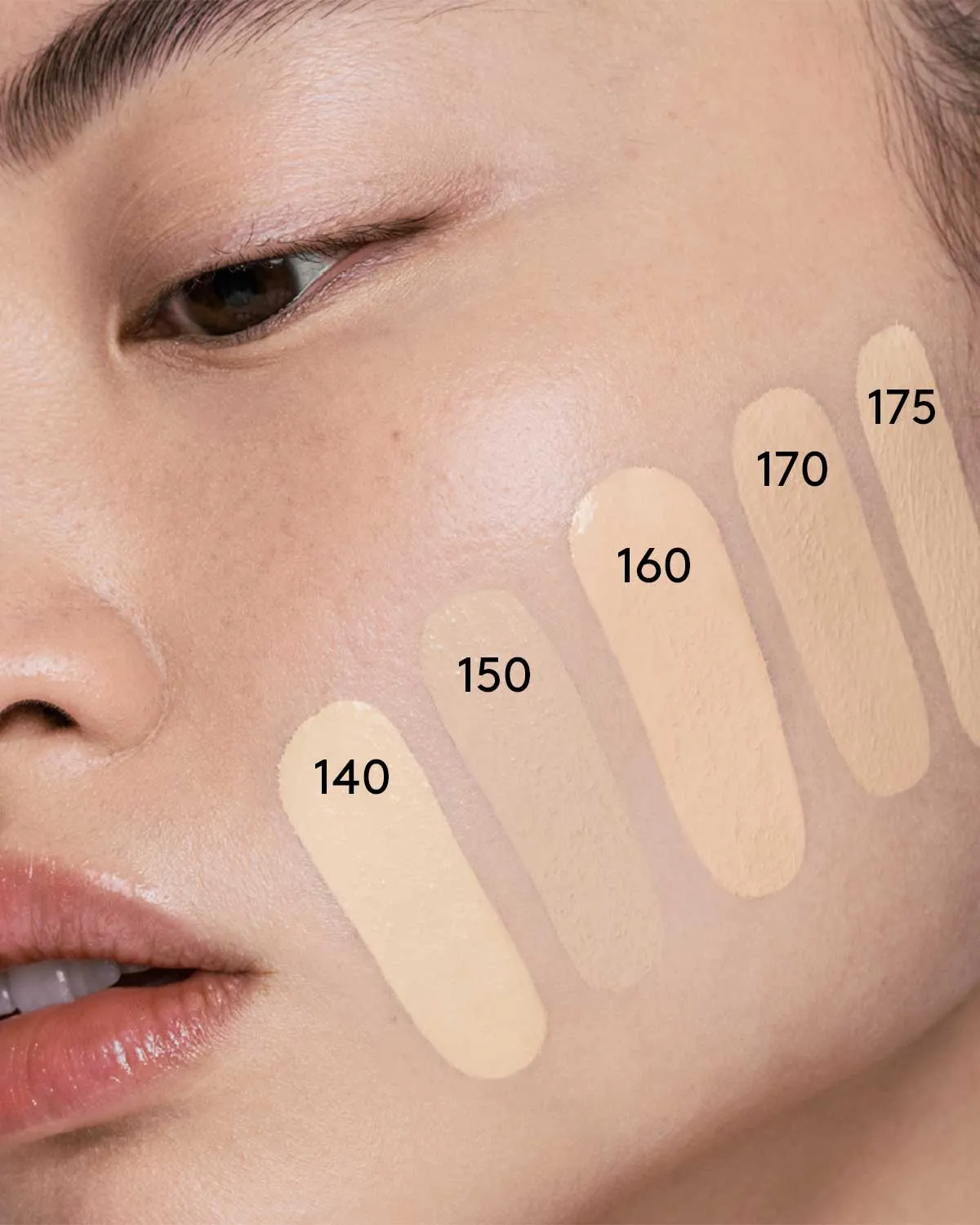 Soft'lit Naturally Luminous Longwear Foundation — 140