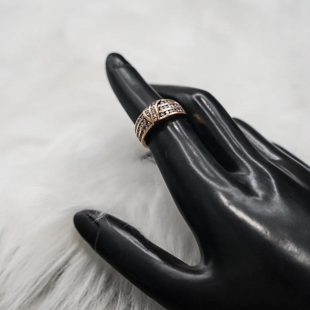 Women Ring 14K Yellow Gold With Diamonds / 4.6gr / Size 6