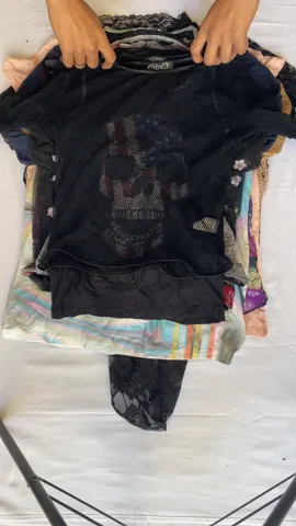 Y2K Blacky & Unique Tops (RV-045)